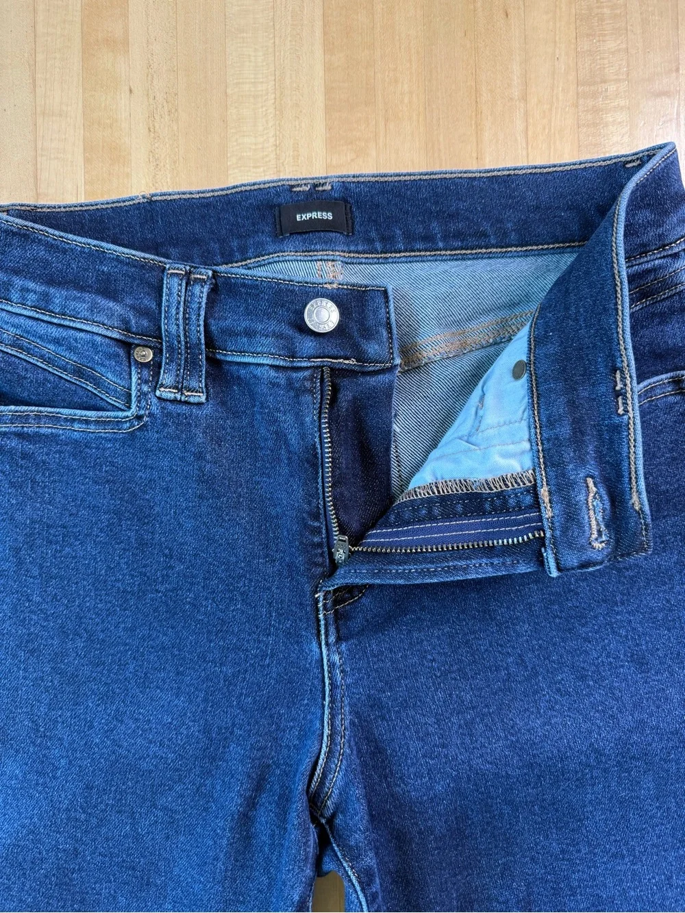 Express 70s Flare Mid Rise Hyper Sculpt Jeans 6R Dark Wash Stretch